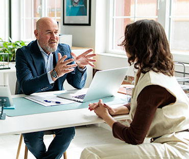 Financial advisor meeting with female client